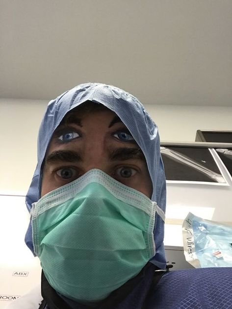 I Work In An Operating Room And We Had A Face Painter Come Into Work. This Is What Patient See As They Are Coming Out Of Anesthesia Halloween Operating Room, Hospital Humor Patient, Operating Room Nurse Humor, Operating Room Humor, Anesthesia Humor, Doctor Shows, Photoshop Fail, Funny Photoshop, Operating Room