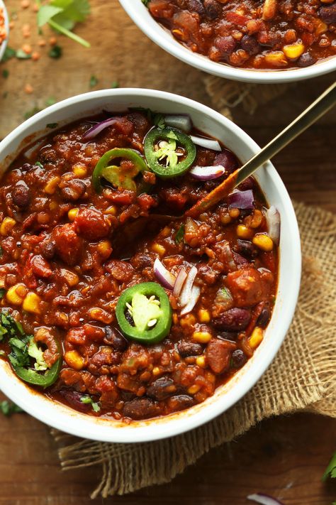 Red Lentil Chili, Lentil Chili Recipe, Lentil Chili, Camping Recipes, Lentil Recipes, Pizza Hut, Chili Recipe, Red Lentil, Vegan Dinners