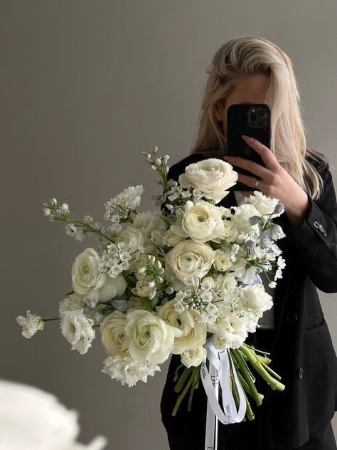 Aesthetic Galentines, Pictures Vision Board, Galentines Aesthetic, Vision Board Idea, Valentine's Day Aesthetic, Valentines Aesthetic, Aesthetic Vision Board, Aesthetic Valentines, White Flower Bouquet