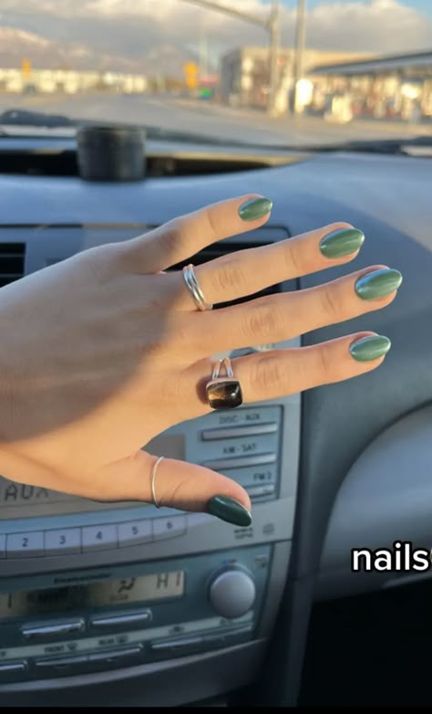 Emerald Green Nails Short Almond, Green Crome Nails Almond, Green Nails On Tan Skin, Fall Green Chrome Nails, Green Spring Nails Almond, Pearly Green Nails, Sage Green Aura Nails, Green Chrome Nails Short, Green Chrome Acrylic Nails