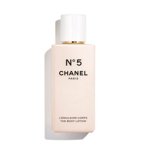 N°5 The Body Lotion | CHANEL Chanel N 5, Perfume Chanel, Chanel Fragrance, Chanel N° 5, Perfume Floral, Chanel Store, Hair Mist, Couture Mode, Lip Colour