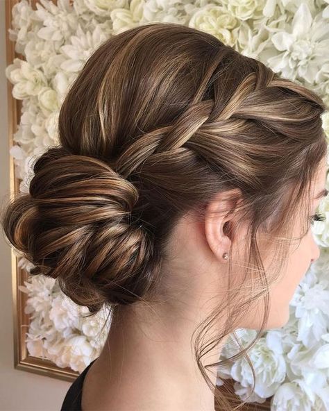 Sanggul Modern, Bridal Hairstyles With Braids, Bridesmaid Updo, Junior Bridesmaids, Wedding Hairstyles Bridesmaid, Braided Updo Wedding, Wedding Braids, Bridesmaid Hair Updo, Low Bun