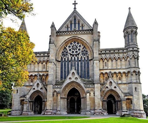 Electrician Graduation, Castle Mansion, Gothic Medieval, Cathedral Architecture, Medieval Architecture, Religious Architecture, European Architecture, Cathedral Church, Places Of Worship