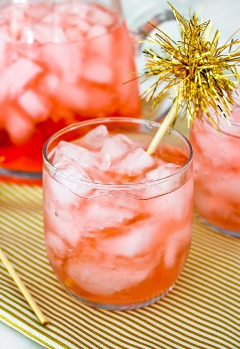 Sparkling Cranberry & St. Germain Pitcher Cocktail   Serves 4 to 6 1 cup vodka 3 ounces St. Germain elderflower liqueur 1/2 cup cranberry juice 1 1/2 cups club soda  In a large pitcher filled with ice, combine all of the ingredients. Serve in champagne flutes or other festive glasses. Cranberry Cocktail Recipe, Cocktail Vodka, Pitcher Drinks, New Years Cocktails, Pitcher Cocktails, Cranberry Cocktail, Liqueurs Recipes, Festive Drinks, Appetizer Bites