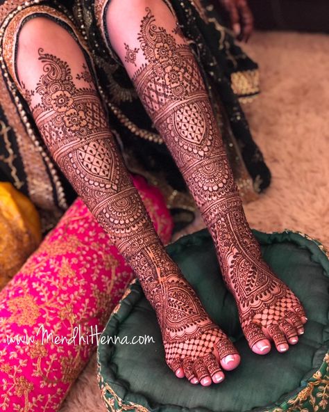 Instagram @MendhiHennaArtist Email: Ash@MendhiHenna.com #henna #indianwedding Hindu Wedding Henna, Mehndi Party, Foot Henna, Bridal Henna Designs, Wedding Henna, Henna Party, Bridal Henna, Hindu Wedding, Bridal Mehndi