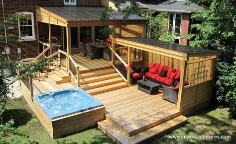 Multi-level deck including a pergola with polycarbonate cover, a large dinning area, a lounge and an integrated hot tub. Whirlpool Deck, Patio Plan, Design Per Patio, Multi Level Deck, Tub Deck, Garden Seating Area, Hot Tub Ideas, Hot Tub Deck, Patio Deck Designs