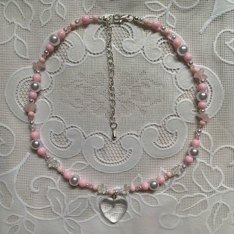 Pink Necklace Beaded, Diy Beaded Rings, Clear Heart, Beads Craft Jewelry, Beaded Jewelry Necklaces, Jewerly Beads, Beaded Bracelets Tutorial, Bead Charms Diy, Beaded Necklace Diy