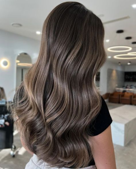 Soft Lights Hair, Hailait Hair Color, Natural Beige Balayage, Brunette Beige Balayage, Dimensional Brown Balayage, Dimensional Balayage Brunettes, Brunette 2023, Deb Hairstyles, Soft Brown Balayage