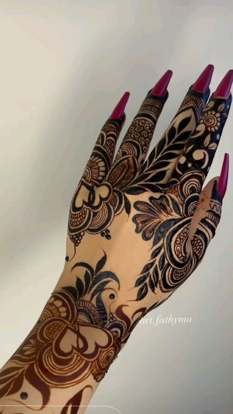 Mehrab Mehndi Design, Rose Pattern Mehendi Design, Mahadi Design Beautiful, Dark Mehndi Designs, Mehndi Designs Dubai Style, Dubai Style Mehndi Design Back, Dubai Mehendi Designs Rose, Dubai Pattern Mehndi Design, Dubai Pattern Mehndi