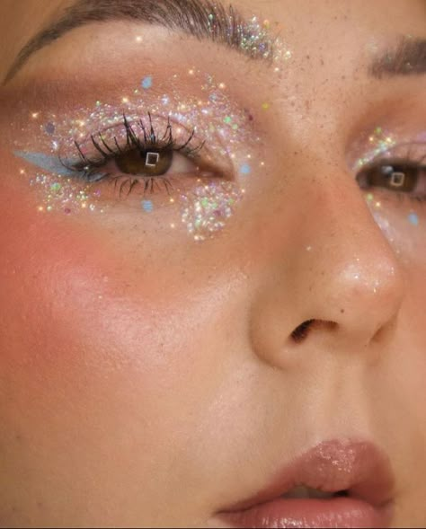 Wet Glitter Makeup Look, Fairy Costume Makeup Glitter, Glittery Fairy Makeup, Whimsical Fairy Costume, Pressed Glitter Eyeshadow Looks, Fairy Style Makeup, Fairy Makeup Glitter, Fairy Glitter Makeup, Whimsical Eye Makeup