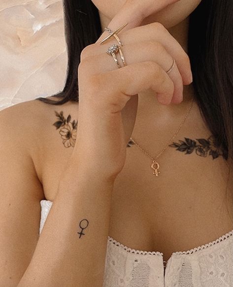 Dainty Woman Tattoo, Female Tattoos Aesthetic, Feminine Sign Tattoo, Femininity Tattoo Symbol, Female Tattoo Symbol, Feminism Symbol Tattoo, Female Symbol Tattoo Finger, Femist Tattoos, Womanhood Tattoo Ideas