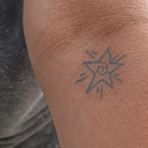 star swirl aesthetic tattoo in Brighton. grunge, cute minimalist stick and poke tattoo idea Swirl Stick And Poke, Swirly Star Tattoo, Star Swirl Tattoo, Star Stick And Poke, Swirl Aesthetic, Stick And Poke Ideas, Star Swirl, Stick Poke, Swirl Tattoo