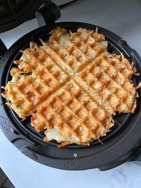 Waffle Iron Hash Browns, Starchy Sides, Hashbrown Waffles, Homemade Hashbrowns, Waffle Iron Recipes, Potato Waffles, Waffle Maker Recipes, Hashbrown Recipes, Food Rules