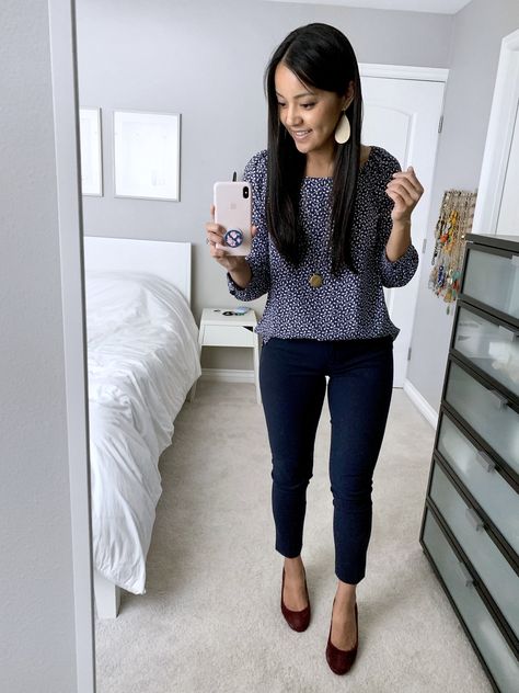 Business Casual Outfit: navy pants + blue printed top + maroon heels Navy Blue Pants Outfit, Navy Pants Outfit, Maroon Heels, Blue Pants Outfit, Versatile Tops, Stylish Business Casual, Outfit Navy, Work Capsule, Curated Closet