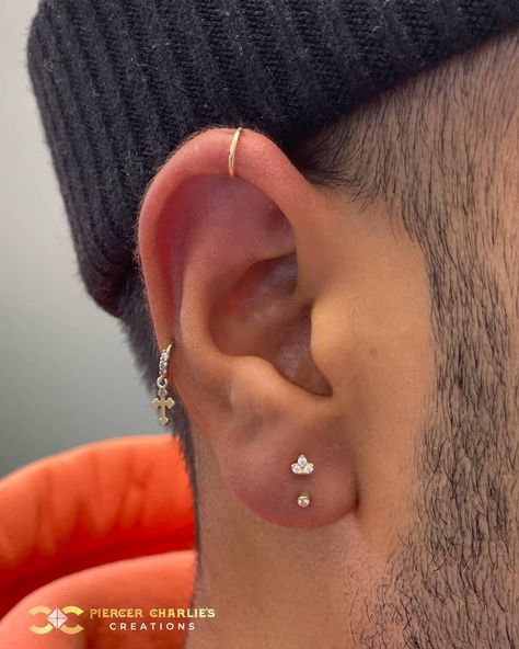 Men's Piercings Ears, Guys Ear Piercings, Taper Fade Short Hair, Men's Piercings, Ear Piercings Helix, Piercing Inspo, Cool Ear Piercings, Mens Braids, Mens Braids Hairstyles