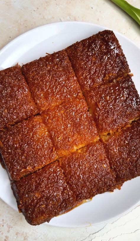 Colombian enyucado (yuca and coconut cake) — Truffle&Egg recipes Colombian Cake, Cassava Recipes, Colombian Desserts, Cassava Pone, Bajan Recipe, Yucca Recipe, Saltfish Fritters, Yuca Recipes, Cassava Recipe