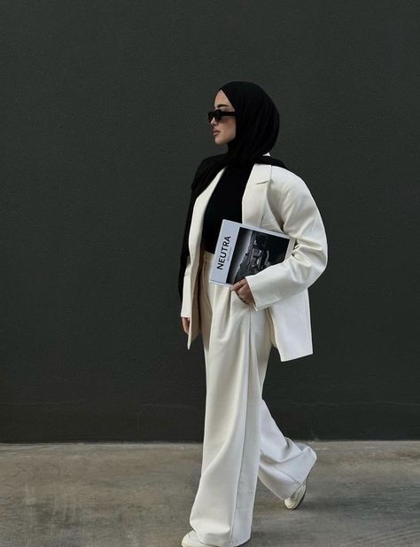 Modest Fashion Muslim, White Tops Outfit, Stylish Outfits Casual, Rich Clothes, Iranian Fashion, Blazer Outfits Casual, Muslim Style, Muslim Fashion Hijab Outfits, Casual Hijab Outfit