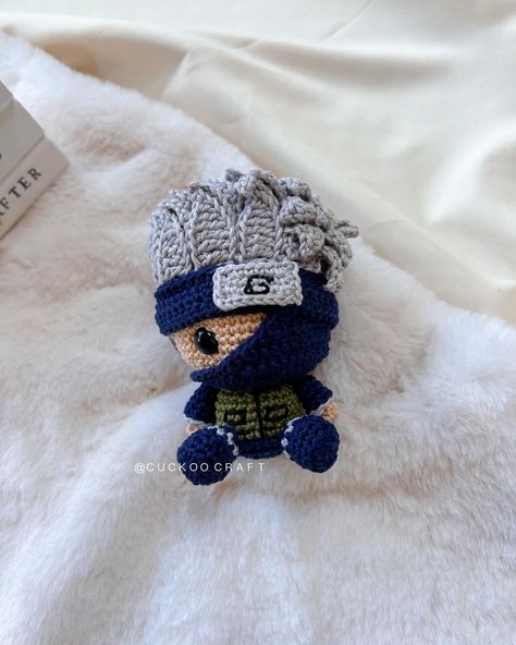 Bringing the Hidden Leaf’s legendary sensei to life with this Kakashi amigurumi! 🍃⚔️ Handcrafted with ninja precision and stitched with memories of epic battles. #ninja #naruto #kakashi #amigurumi Ninja Amigurumi Free Pattern, Naruto Crafts, Crochet Naruto, Diy Naruto, Crafting Table, Hatake Kakashi, Amigurumi Ideas, Crochet Things, Naruto Kakashi