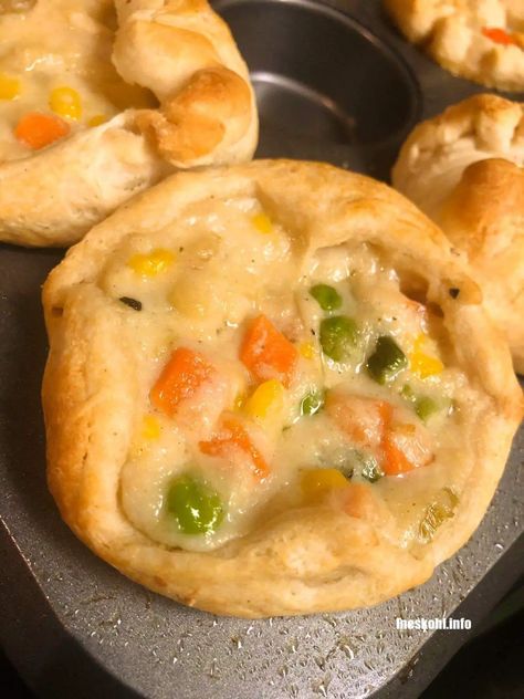 Mini Chicken Pot Pies Recipe Ineskohl Kitchen, Hawaiian Crockpot, Sweet Hawaiian Crockpot Chicken Recipe, Mini Pot Pies, Mini Chicken Pot Pies, Freezer Friendly Meals, Turkey Pot Pie, Low Fat Cheese, Pot Pies