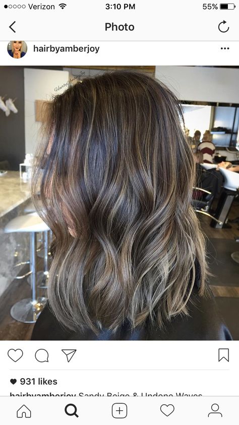 Teasy Lights Brunette, Undone Waves, Hair Dues, Brown Hairstyles, Hair Colour Design, Brunette Balayage Hair, Brown Hair Balayage, Brown Balayage, Balayage Brunette