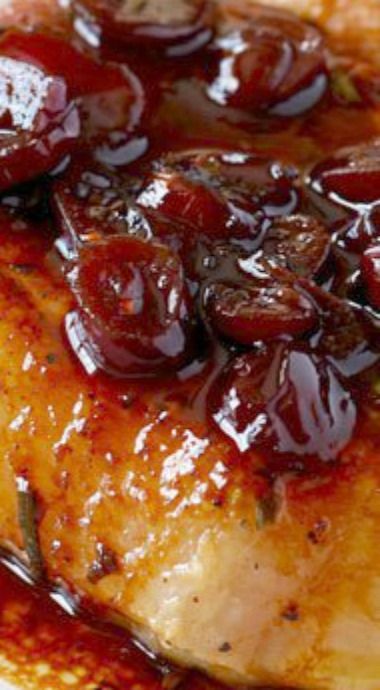 Protein Dishes, Skillet Pork Chops, Pan Sauce, Chop Recipes, Pork Ham, Gourmet Chef, Boneless Pork Chops, Mushroom Gravy, Gravy Recipe