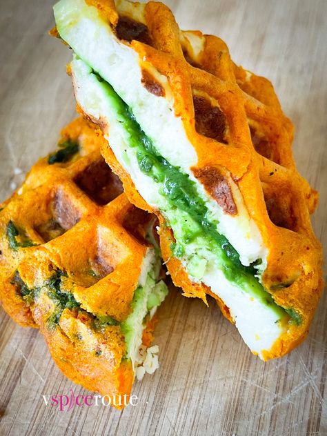 Paneer Pakoda, Corn Appetizers, Savory Waffle Recipe, Waffle Iron Recipes, Hearty Snacks, Vegan Waffles, Waffle Maker Recipes, Savory Waffles, Indian Appetizers