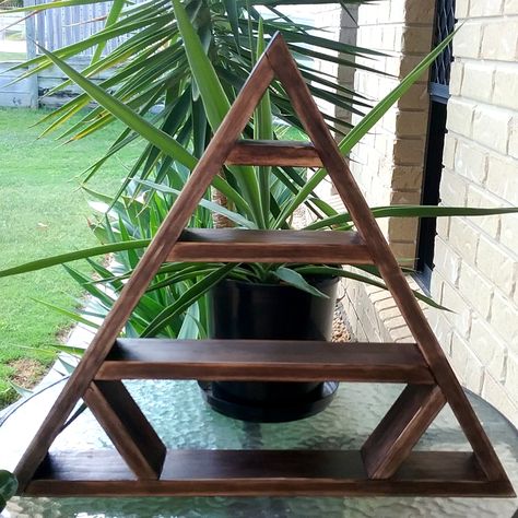 Display Crystals, Triangle Shelves, Crystal Display Shelf, Wood Pallet Crafts, Spiritual Room, Crystal Shelf, Triangle Shelf, Simple Woodworking Plans, Crystal Shelves