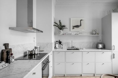 Kitchen Scandinavian, 아파트 인테리어, Scandinavian Kitchen, Kitchen Marble, Scandinavian Home, Kitchen Inspo, Living Room Interior, Interior Design Inspiration, White Kitchen