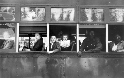 A Portrait of America That Still Haunts, Decades Later - The New York Times Robert Frank Photography, Most Famous Photographers, Mary Ellen Mark, Lee Friedlander, Edward Steichen, Elliott Erwitt, Anne Bancroft, American Photography, Walker Evans