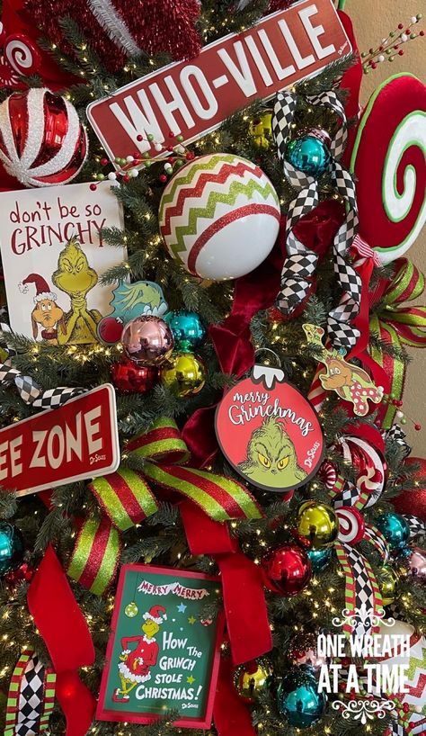 Dr Seuss Christmas Tree, Seuss Christmas Tree, Dr Seuss Christmas, Kindergarten Christmas, Christmas Kindergarten, Tree Ideas, Dr Seuss, Grinch, Tree Decorations