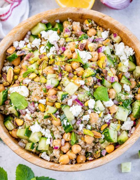 The famous Jennifer Aniston Salad is a hearty, flavorful recipe that makes the perfect vegetarian main meal or healthy side dish! Jennifer Aniston Salad, Aniston Salad, Vegetarian Main Meals, Fitness Meals, 2024 Recipes, Healthy Fitness Meals, Salad Healthy, Ambrosia Salad, Large Salad Bowl