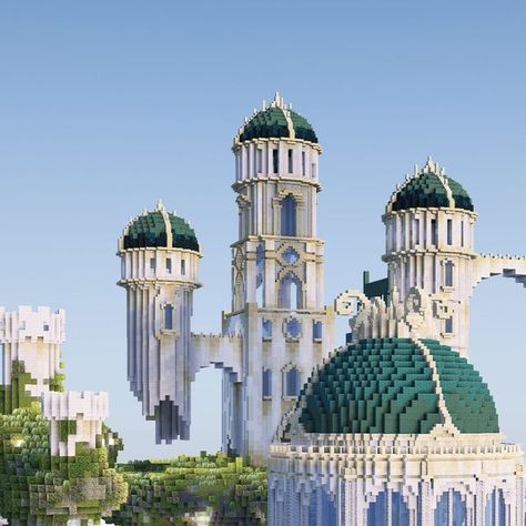 Minecraft Kingdom Entrance, White Castle Minecraft, Minecraft Ice Castle Blueprints, Greek Architecture Minecraft, Minecraft Temple Ideas, Minecraft Ice Castle, Minecraft Dome, Minecraft Quartz Castle, White Castle