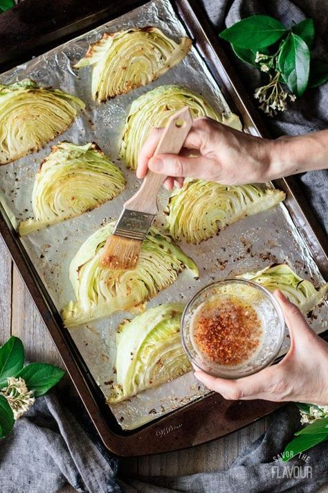 Cabbage Wedges, Roasted Cabbage Wedges, Easy Healthy Side Dishes, Tray Dinner, Quick Vegetarian Meals, Roasted Cabbage, Healthy Side Dish, Carb Dinner, Vegetarian Recipe