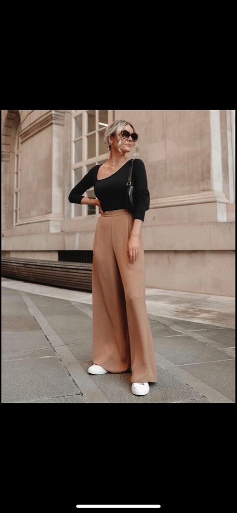 Tan Wide Leg Pants Outfit Summer, Beige Trousers Black Top, Tan Trousers Outfit Work, Light Brown Wide Leg Pants Outfit, High Waisted Brown Pants Outfit, Flowy Brown Pants Outfit, Tan Wide Leg Trousers Outfit, Taupe Wide Leg Pants Outfit, Light Brown Trousers Outfit Women