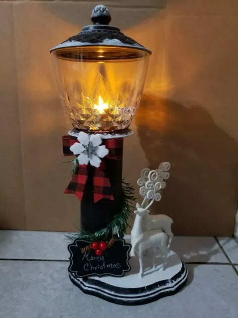 100+ Easy and Creative DIY Recycled Christmas Decorations - Holidappy Recycled Christmas Decorations, Trash Into Treasure, Dollar Store Christmas Crafts, Recycled Christmas, Christmas Centers, Christmas Lamp, Dollar Store Christmas, Christmas Centerpieces Diy, Christmas Crafts To Make