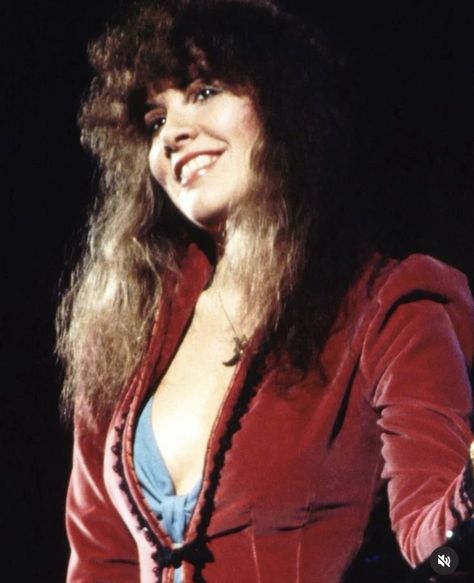 Stevie Nicks Tusk, Buckingham Nicks, Stevie Nicks Style, Stephanie Lynn, Country Outfit, Lindsey Buckingham, Stevie Nicks Fleetwood Mac, Linda Ronstadt, Women Of Rock