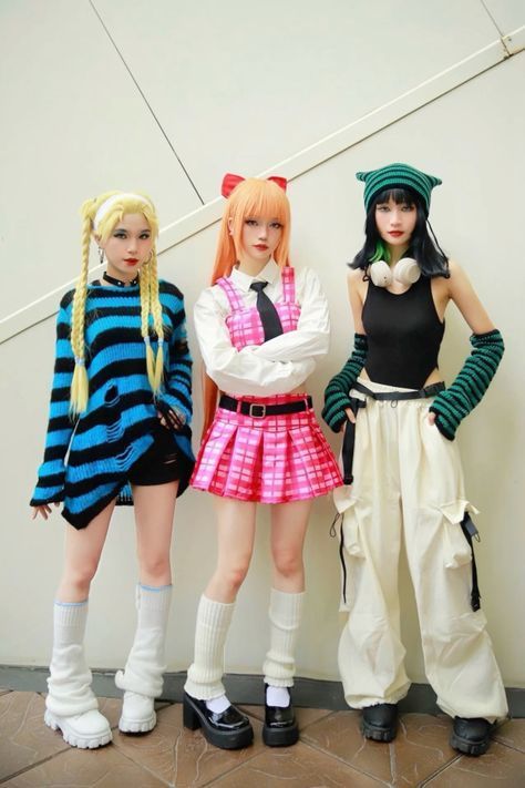 Bubbles Powerpuff Cosplay, Trio Cosplay, Powerpuff Girls Cosplay, Powerpuff Cosplay, Power Puff Costume, Bubble Costume, Trio Costumes, Super Nana, Matching Halloween Costumes