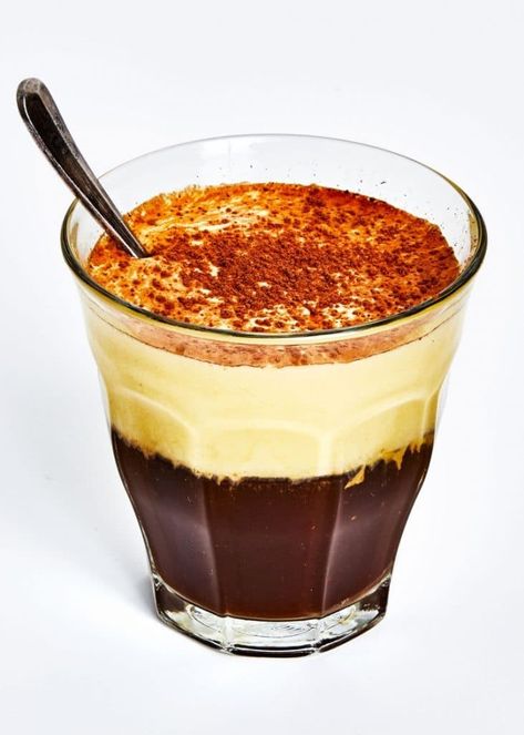 Coffee Meringue, Tiramisu Cups, Coffee To Water Ratio, Pastries Recipes, French Roast Coffee, Coffee Ingredients, Egg Coffee, Viet Food, Vietnamese Coffee