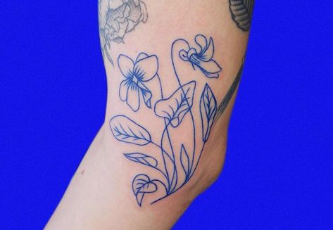 Blue Ink Tattoo, Blue Ink Tattoos, Tattoo Tips, One Line Tattoo, Blue Rose Tattoos, Illustration Tattoo, Blue Tattoo, Line Flower, Line Work Tattoo