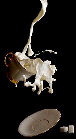 Spilt milk: Individual droplets can be seen splashing out of the cup of milk Slow Motion Photography, Sweets Photography, Movement Photography, Shutter Speed Photography, High Speed Photography, Fast Shutter Speed, Shutter Photography, Photography Competition, Motion Photography