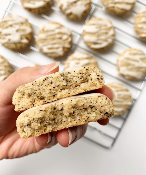 Earl Grey Cookies with Lemon Glaze – felicia's fab foodz Earl Grey Baked Goods, Earl Gray Cookies, Earl Grey Cookies, Cookies With Lemon, Poppy Seed Cookies, Early Grey, Blueberry Cookies, Healthy Snacking, Lemon Glaze