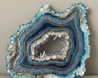 Resin Geode Wall Art, Gemstone Painting, Geode Painting, Geode Wall Art, Geode Wall, Resin Work, Resin Geode, Resin Art Painting, Geode Art