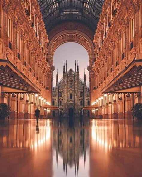 Milan - Italy ❤ Joanna Rahier, Duomo Milan, Milan Duomo, Milan Travel, Cities In Italy, Destination Voyage, Italy Photo, Italy Vacation, Romantic Travel