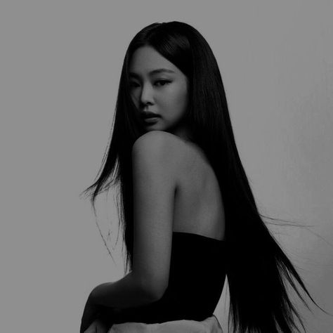 Jennie Calvin Klein, Grey Pictures, Blue Aesthetic Pastel, Jennie Kim Blackpink, Jennie Lisa, Jennie Kim, Blackpink Photos, Selfie Poses, Blackpink Jennie