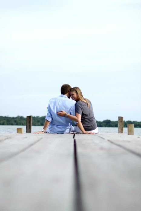 Dock Photography, Dock Photos, Outdoor Couples Photography, Lake Portrait, Parmesan Casserole, Lake Photoshoot, Summer Family Photos, Lake Photography, Boston Harbor