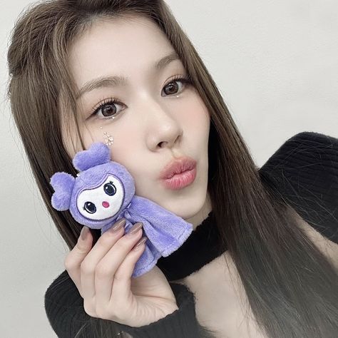 twice ⋆ minatozaki sana — pfp icon ! Sana Minatozaki, Sana Momo, Dara Kpop, Minatozaki Sana, Twice Sana, One In A Million, My Only Love, World Tour, Cute Icons