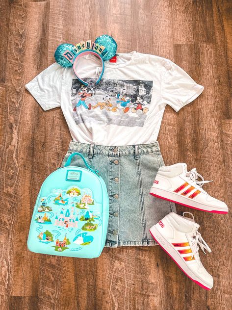 100 Outfit Ideas for Disneyland this Summer! Outfit Ideas For Disneyland, Bambi Shirt, Disney Trip Outfits, Disney Outfits Women, Disney Themed Outfits, Cute Disney Outfits, Disney World Outfits, Cute Winnie The Pooh, Disneyland Outfits