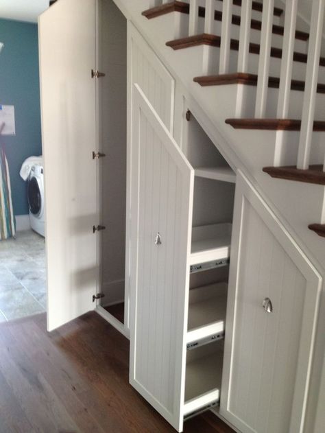 Closet Under The Stairs, تحت الدرج, Transitional Staircase, Tiny House Storage, Staircase Storage, Under The Stairs, Pull Out Shelves, Basement Stairs, Transitional Living