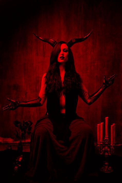 Every man and every woman is a star. - A.C — the-wizard-in-red: THE WIZARD IN OZ. Demoness Succubus, Succubus Makeup, Angel Y Diablo, Gothic Princess, Halloween Photoshoot, Demon Girl, Demon Art, Beautiful Dark Art, Witch Art