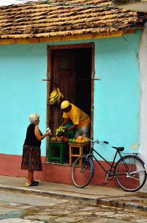 Cuba Photography, Trinidad Cuba, Brazil Culture, The Hierophant, Brazil Travel, Figurative Artwork, Outdoor Market, Arte Sketchbook, Urban Sketching